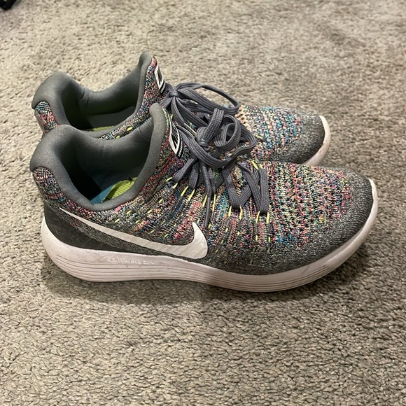 Nike Gym Shoes - Picture 2 of 4